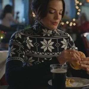 Snowflake Turtleneck Sweatshirt Plus